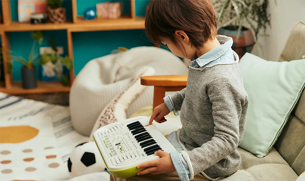 5 yếu tố bố mẹ cần cân nhắc khi mua đàn organ cho bé