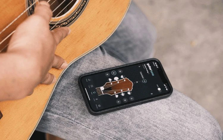 Hướng dẫn chi tiết cách lên dây đàn Guitar chuẩn và nhanh nhất